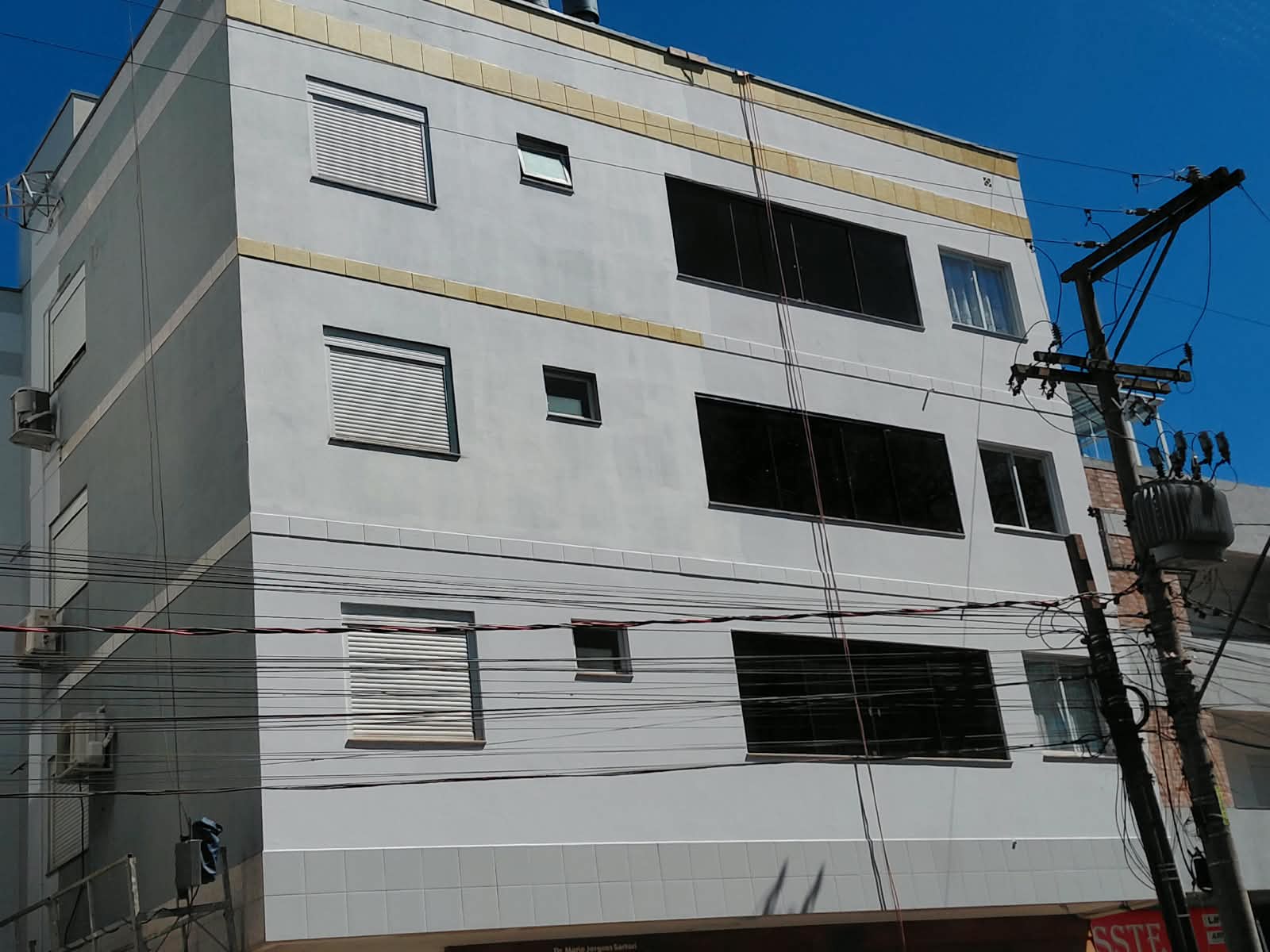 Reforma de Fachada: Tratamento de Fissuras, Impermeabilização e Pintura — Teccon Engenharia